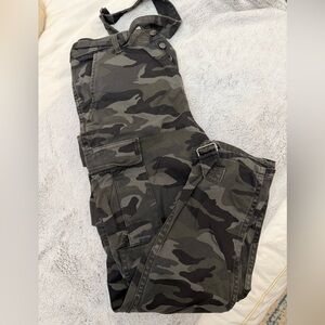 GRLFRND Camouflage Cargo Jeans
